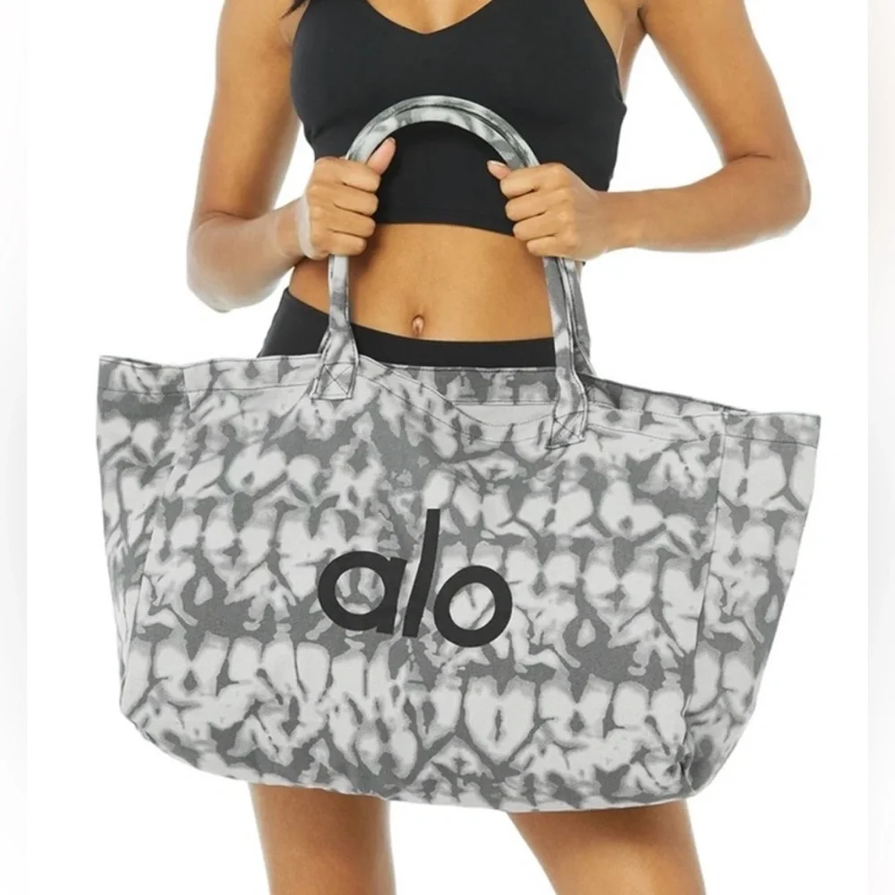 ALO Yoga nwt alo
